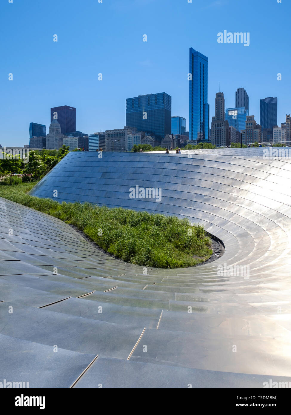 BP Fußgängerbrücke vom Architekten Frank Gehry im Millennium Park in der Innenstadt von Chicago Stockfoto