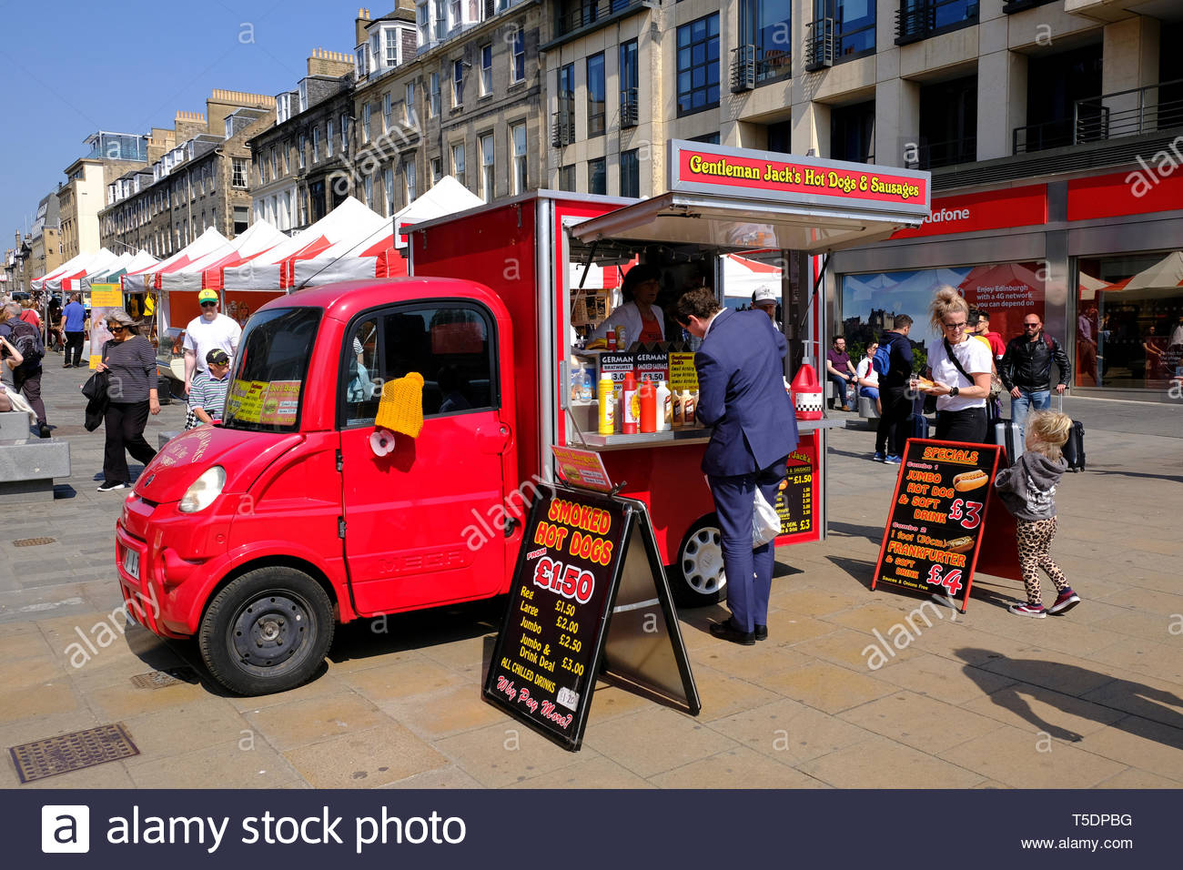 Der Gentleman Jack Hot Dogs & Wurst mobile Gastronomie auf dem Wochenmarkt, Castle Street, Edinburgh, Schottland Stockfoto