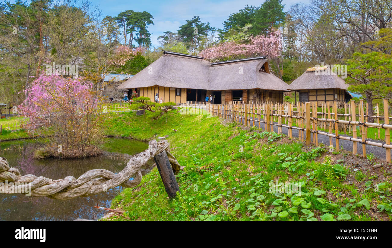 Kitakami, Japan - 22 April 2018: michinoku Folklore Dorf ist eine Fundgrube an historischen Häusern und folkloristische Artefakte. Die meisten Gebäude und Stockfoto