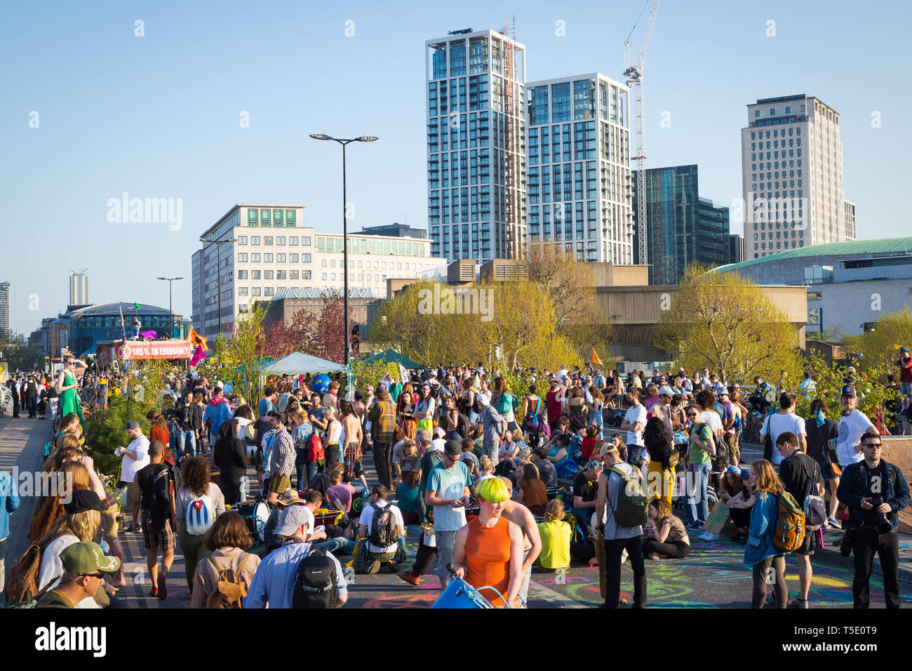 Aussterben Rebellion die Demonstranten auf der Waterloo Bridge, London Stockfoto