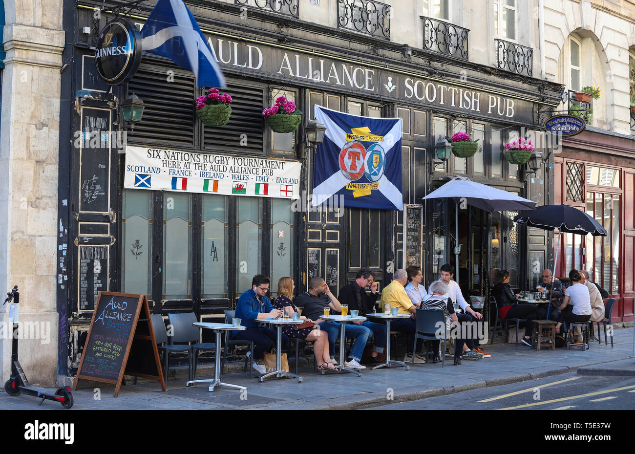 Blick auf typisch schottischen Pub Auld Alliance im Viertel Marais, der historischen Pariser Bezirk gelegen, auf dem rechten Ufer. Stockfoto