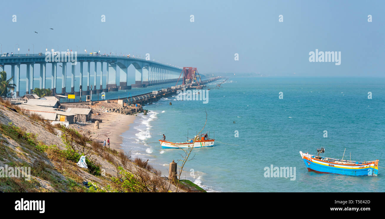 Horizontale Ansicht von Pamban Brücke in Rameswaram, Indien. Stockfoto