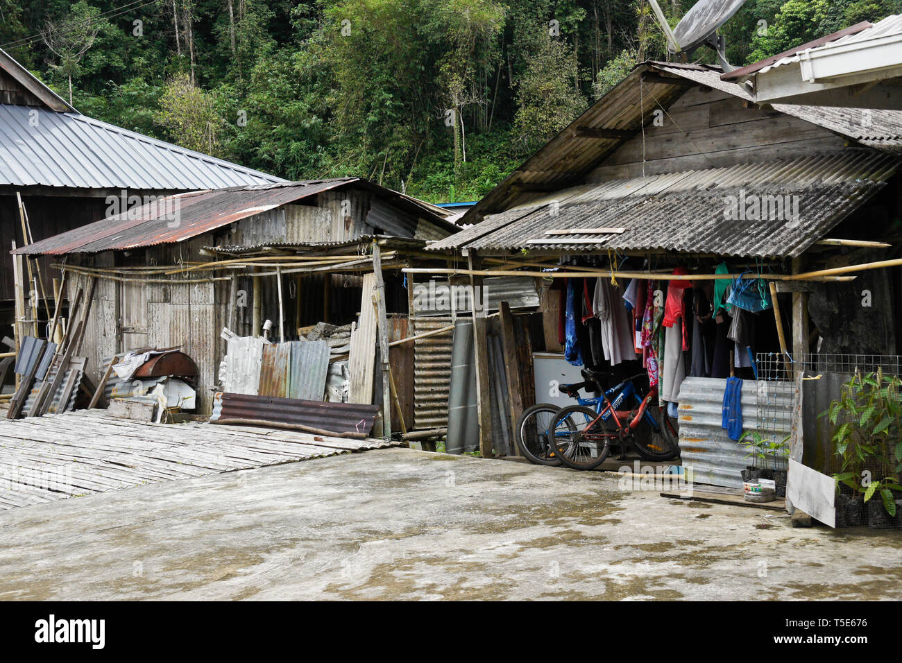 Langhaus der Bidayuh Stamm, Kampung Südostasien, Sarawak (Borneo), Malaysia Stockfoto