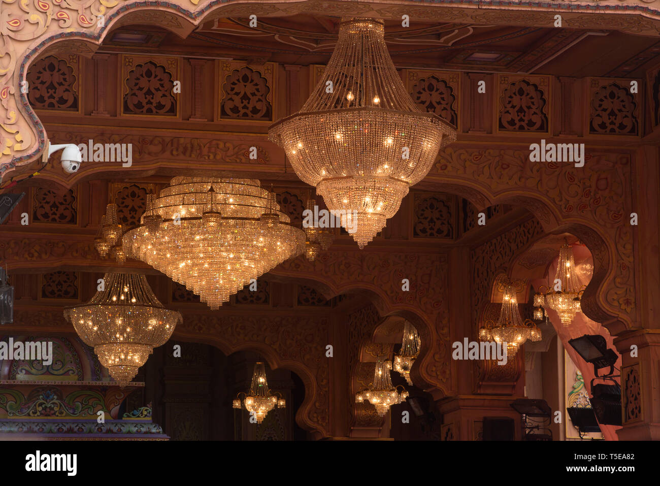 Kronleuchter Ganpati Festival, Dagdusheth Halwai, Pune, Maharashtra, Indien, Asien Stockfoto