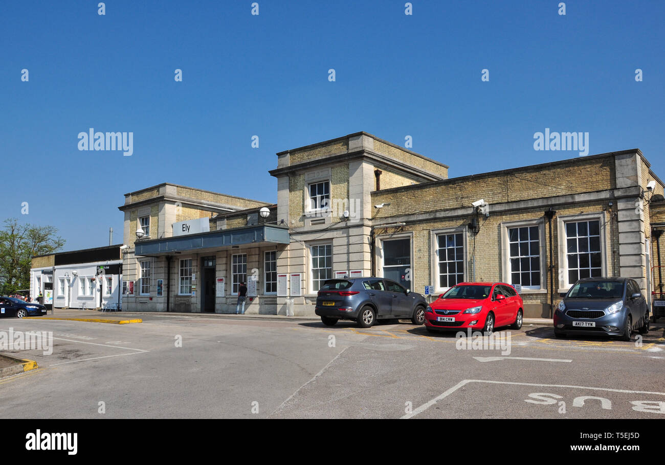 Bahnhof Fassade, Ely, Cambridgeshire, England, Großbritannien Stockfoto