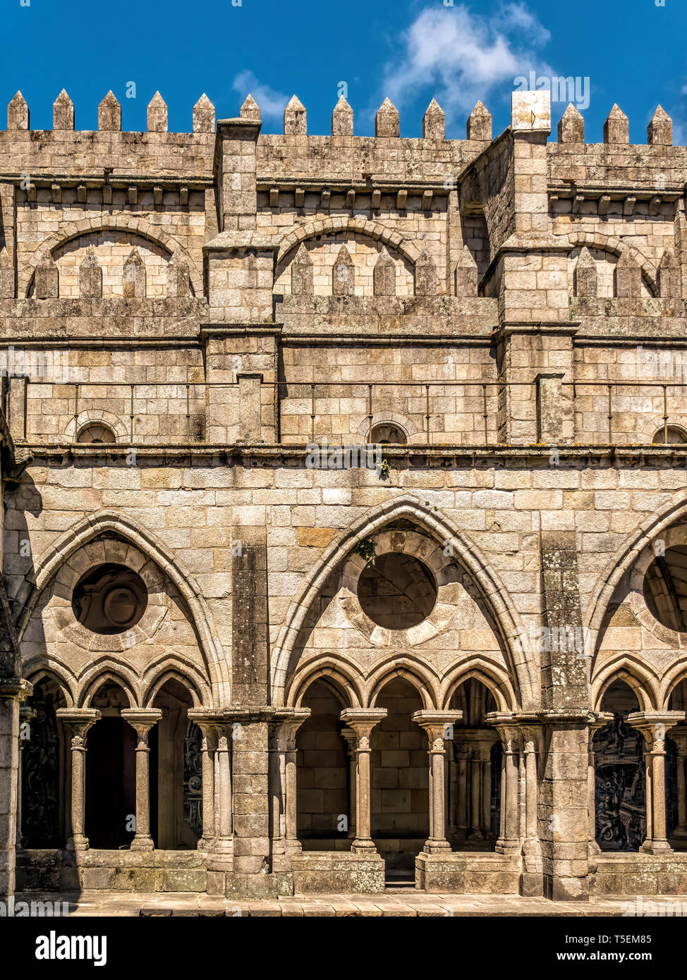 Romanischen Kreuzgang der Kathedrale von Porto, Portugal Stockfoto