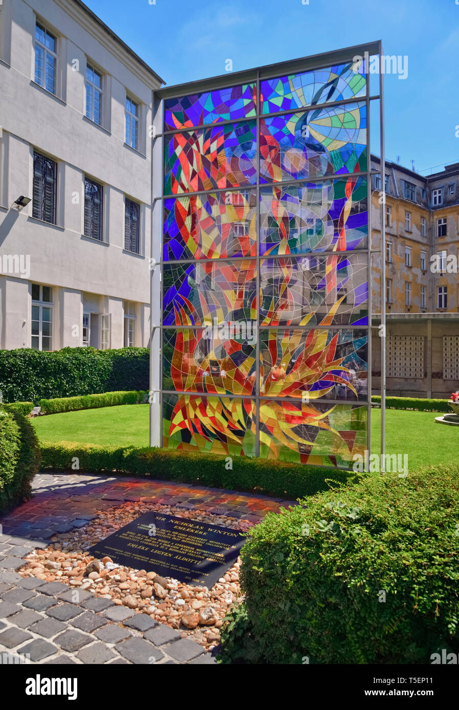 Ungarn, Budapest, Dohany Straße Große Synagoge, Raoul Wallenberg Memorial Park, Denkmal für Sir Nicholas Winton, die die Rettung von 669 Kinder vor den Nazis in der Tschechoslowakei organisiert. Stockfoto