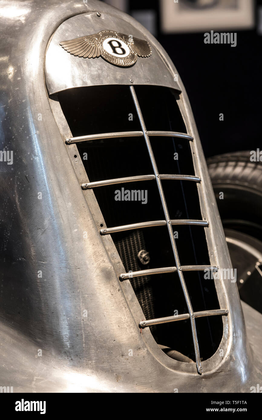 Vorschau von "Zeitalter der Endeavour' Ausstellung zu Bentley bei Bonhams gewidmet, mit Bentley Team Auto "Gewehr" 1928 Le Mans Sieger. Stockfoto
