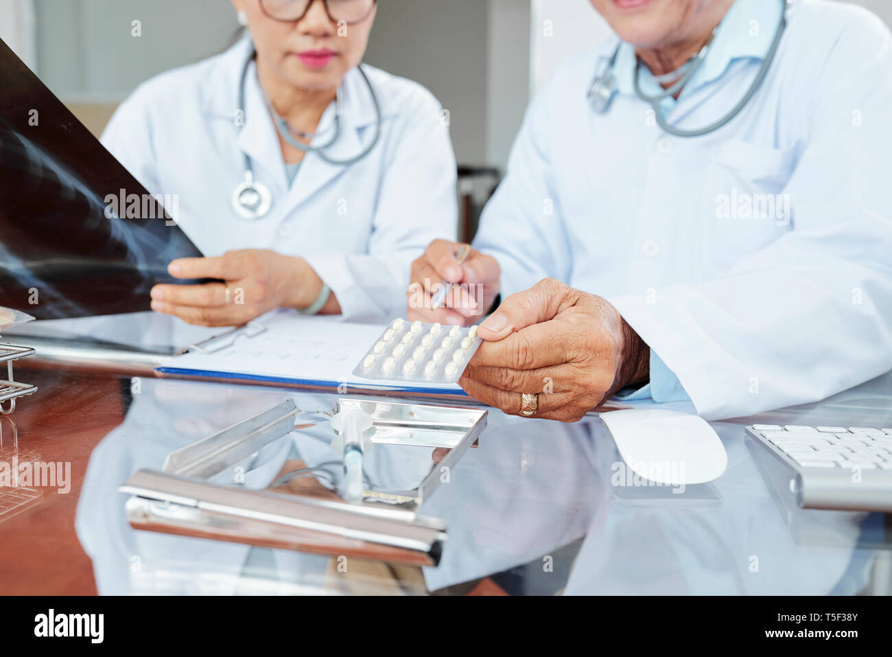 Ärzte Auswahl Medizin für Patienten Stockfoto