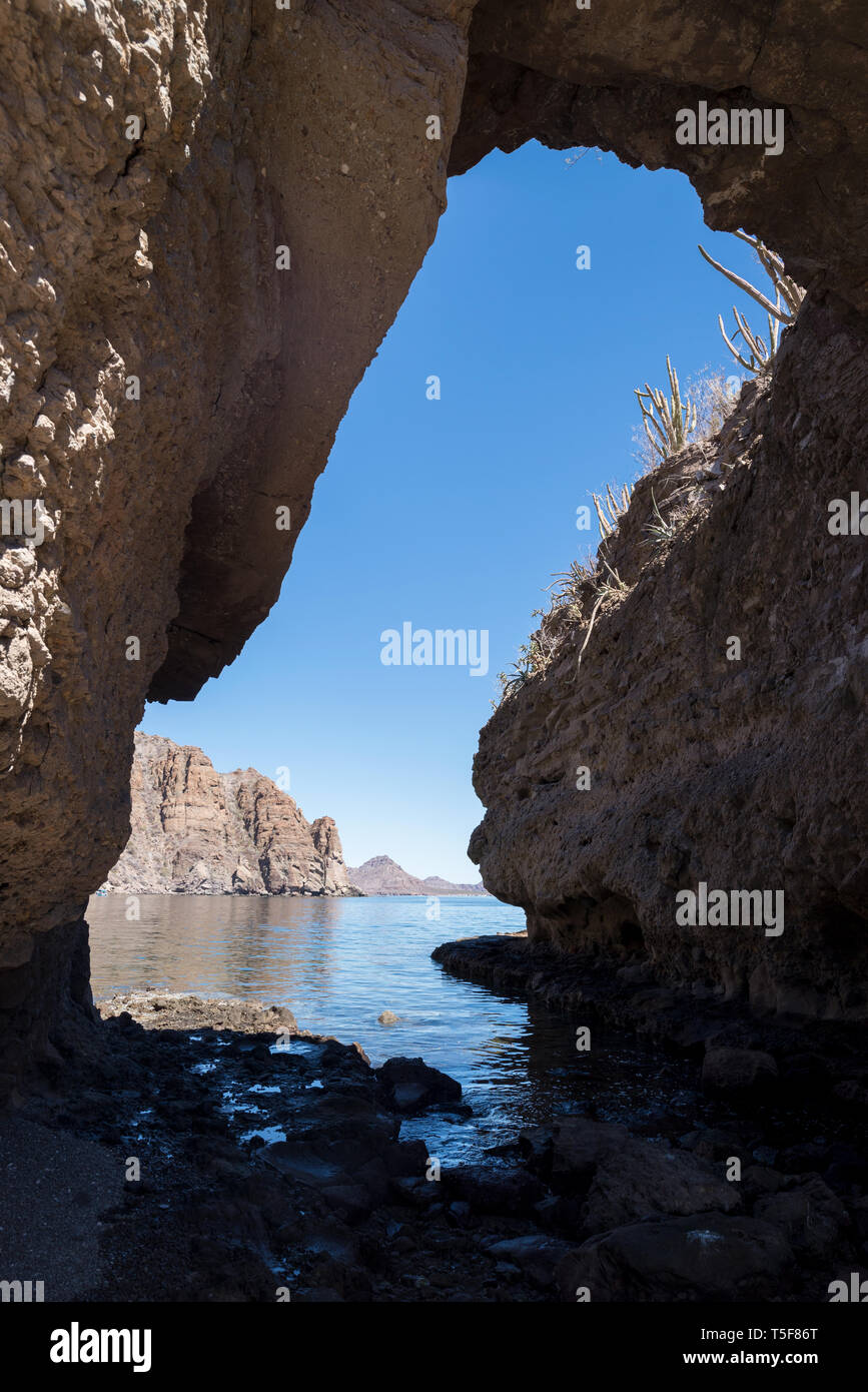 El Arco sea Arch, Danzante Insel, Bucht von Loreto Nat. Park, Baja California Sur, Mexiko. Stockfoto
