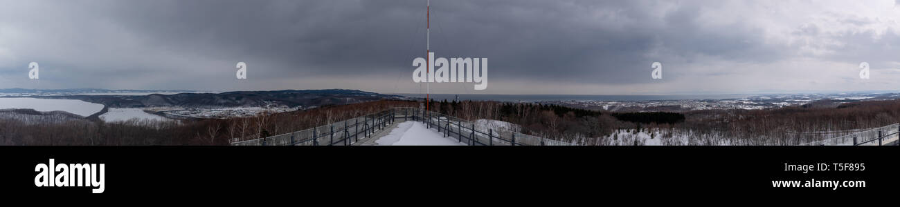 Abashiri Stadt aus Mt. Tentozan und Shiretoko Halbinsel Blick auf Hokkaido gesehen Stockfoto