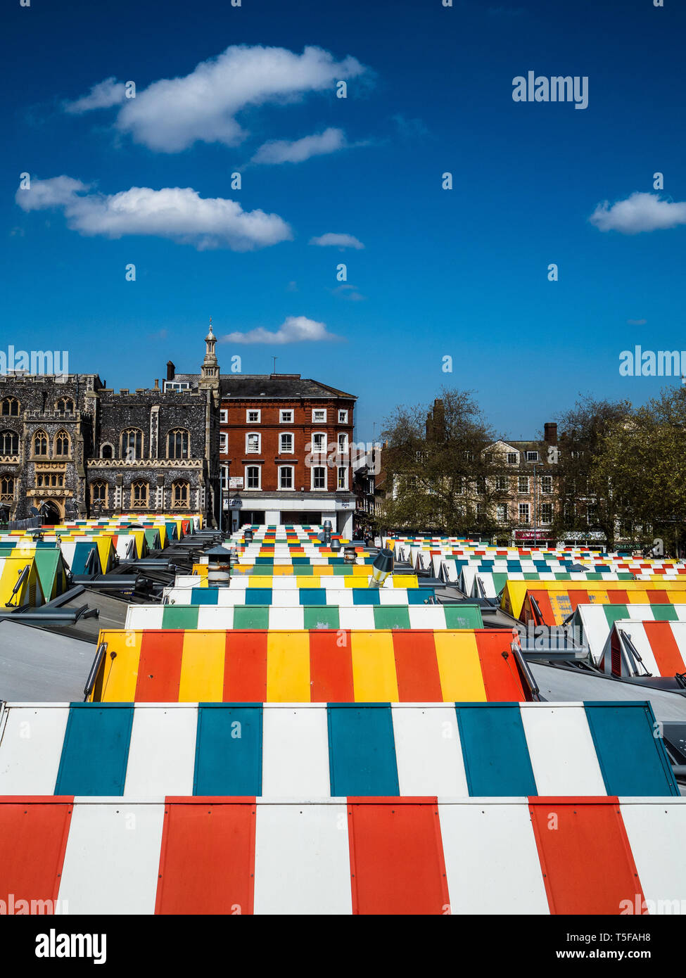 Norwich, Norwich City Center. Im späten 11. Jahrhundert gegründet, mit rund 200 Ständen ist er einer der größten Märkte in Großbritannien Stockfoto