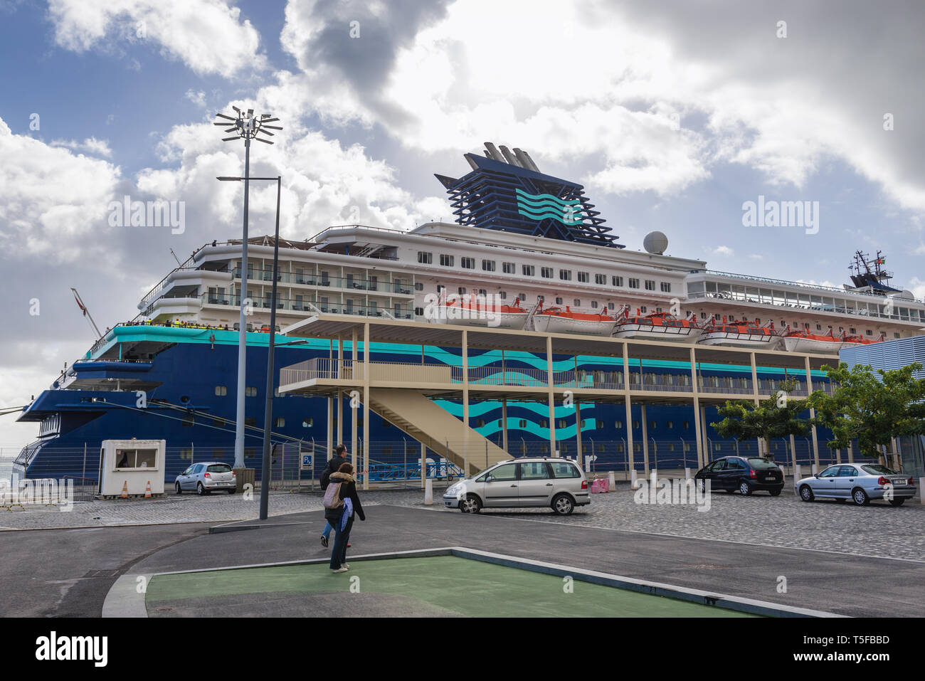 Zenit Pullmantur Kreuzfahrtschiff Terminal de Cruzeiros de Lisboa; Klemme Stockfoto