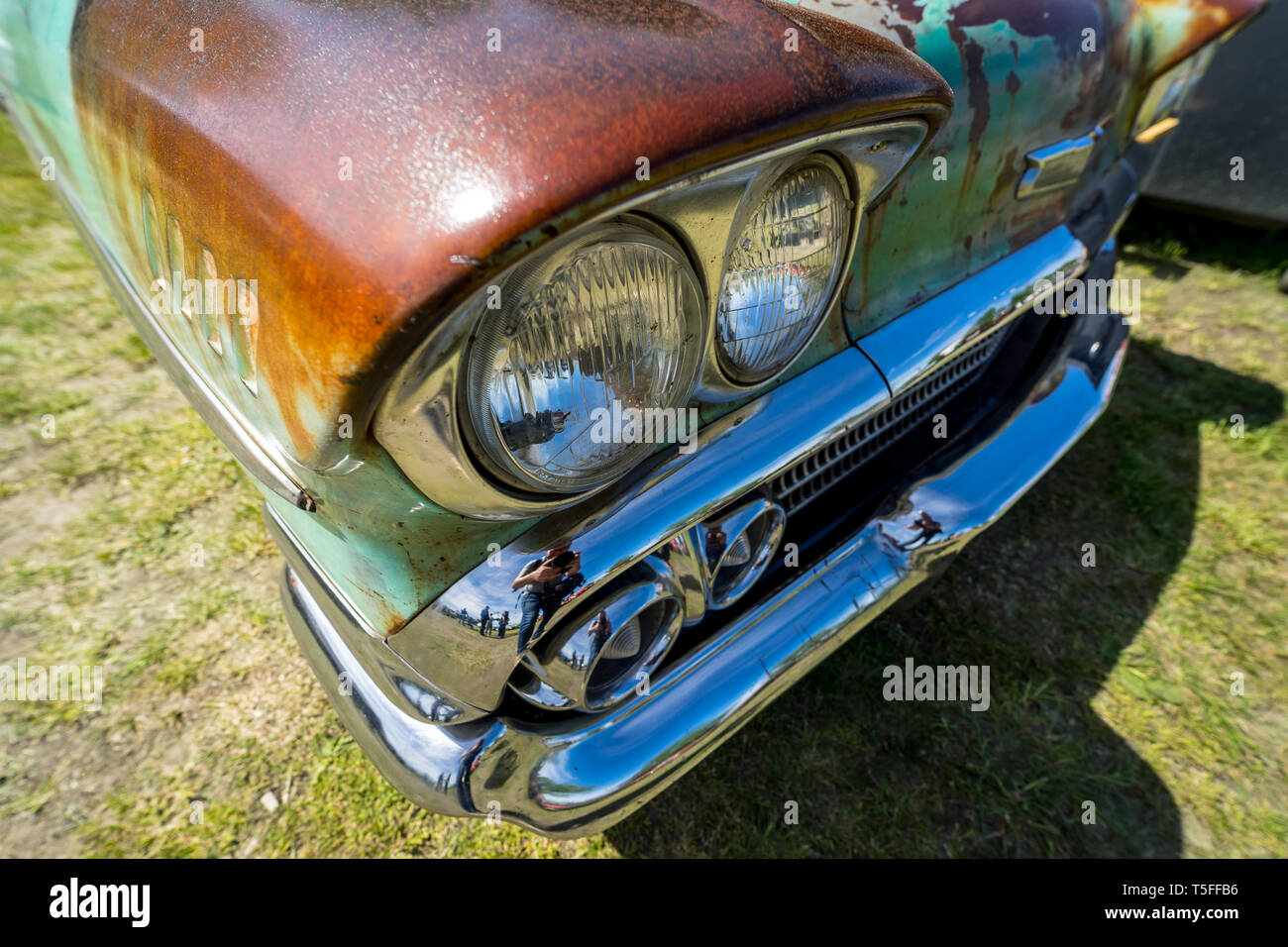 BERLIN - Mai 05, 2018: Scheinwerfer der Full-size Auto Chevrolet Bel Air (dritte Generation). Stockfoto