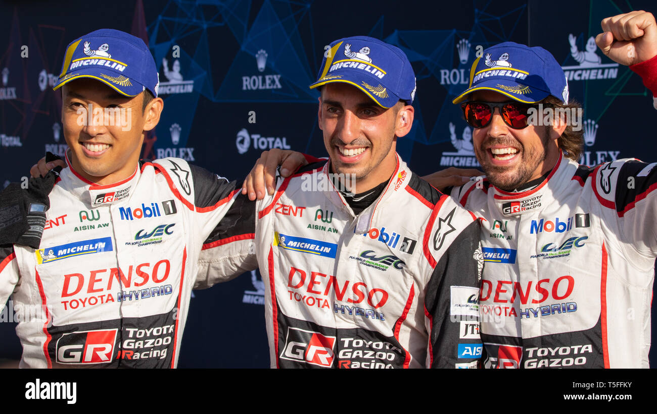 Toyota Gazoo Racing Drivers Alonso, Nakajima und Buemi insgesamt 1. Position an die 6 Stunden von Silverstone, WEC Superseason 2018 feiern Stockfoto