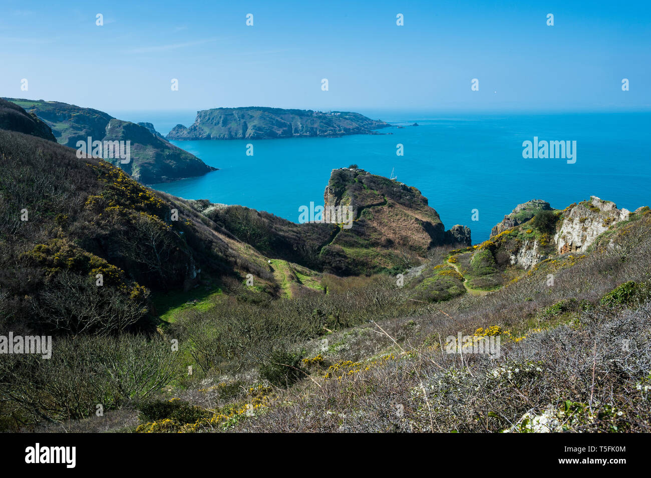 Grossbritannien, Kanalinseln, blicken über die Ostküste der Insel Sark und Herm Stockfoto