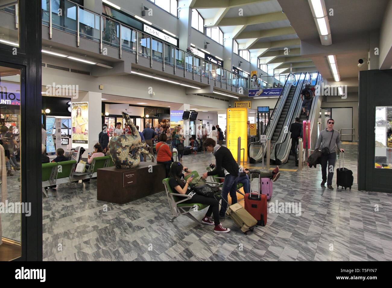 Pisa internationaler flughafen Fotos und Bildmaterial in hoher