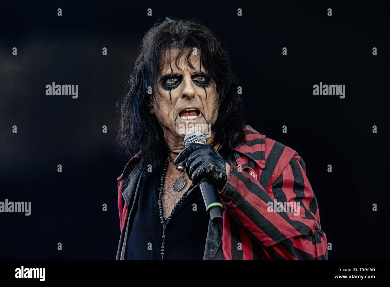 Alice Cooper mit seiner Band in Stockholm Juli 2015 Freizeitpark Gröna Lund. Stockfoto