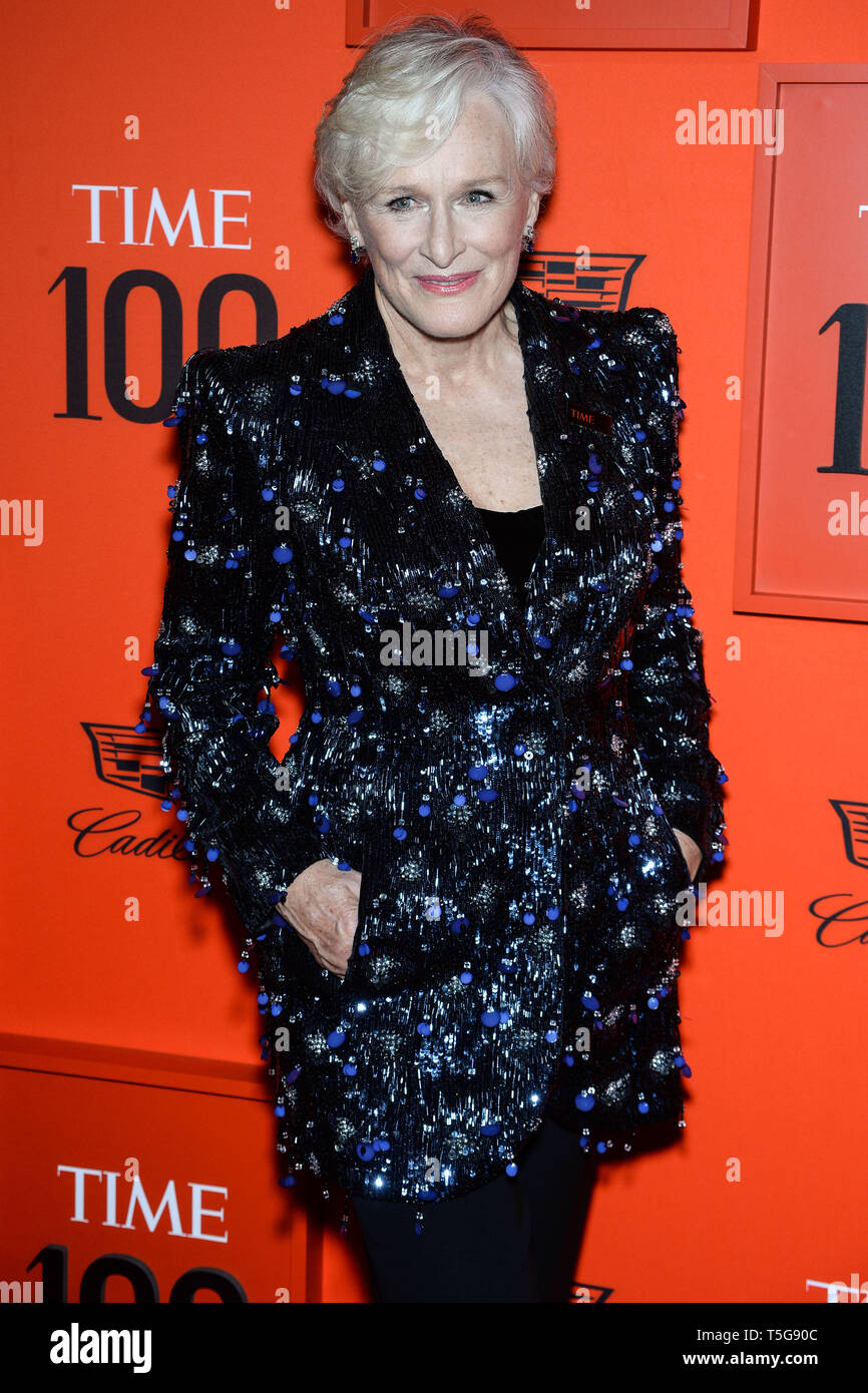 MANHATTAN, NEW YORK CITY, NEW YORK, USA - 23. April: Schauspielerin Glenn Close das Tragen eines Giorgio Armani Outfit kommt an der 2019 Zeit 100 Gala im Frederick S. Rose Hall bei Jazz at Lincoln Center" am 23. April 2019 in Manhattan, New York City, New York, United States. (Foto durch Image Press Agency) Stockfoto