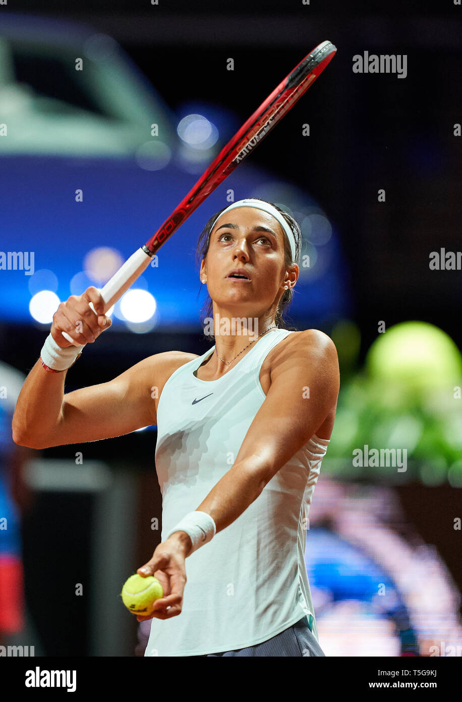 Stuttgart, Deutschland. 24 Apr, 2019. Caroline GARCIA (FRA) in Aktion in ihrem Match gegen Anet KONTAVEIT (EST). Kontaveit gewann 6-4, 6-3 an der Tennis Grand Prix Porsche Ladies WTA in Stuttgart, den 24. April 2019. Credit: Peter Schatz/Alamy leben Nachrichten Stockfoto