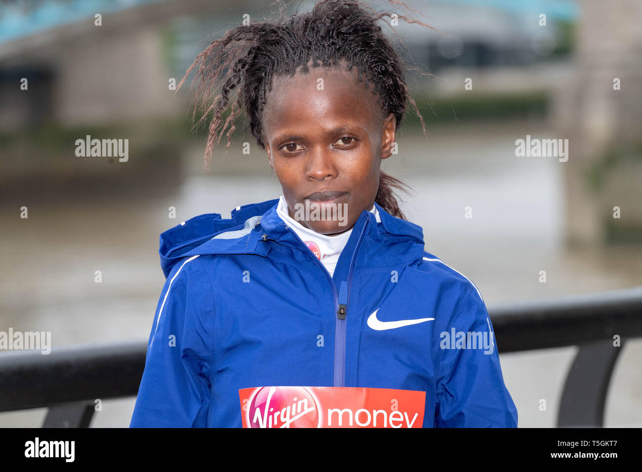 London 25 thApril 2019, Elite Läufer Virgin Money London Marathon Photocall für Frauen, Brigid Kosgei Credit: Ian Davidson/Alamy leben Nachrichten Stockfoto
