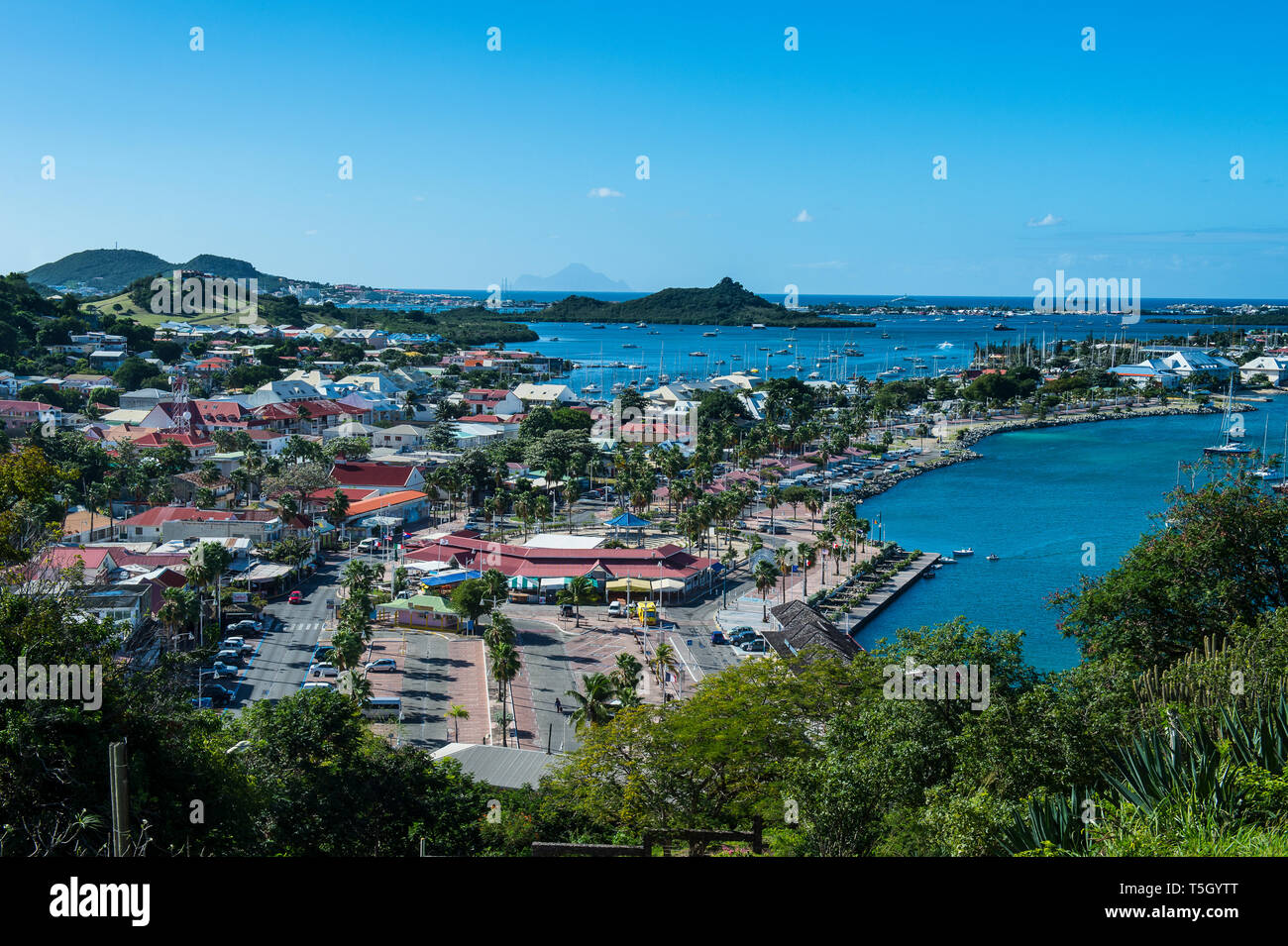 Karibik, Antillen, Sint Maarten, Blick über Marigot, Übersee Frankreich Stockfoto