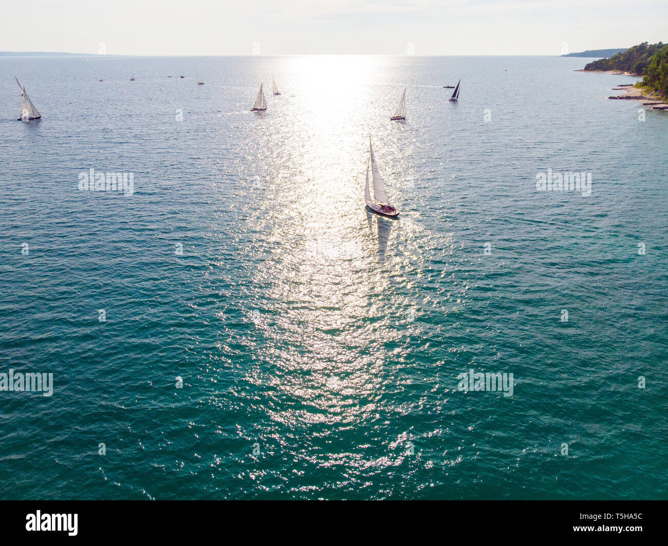 Boote segeln am Lake Michigan Stockfoto