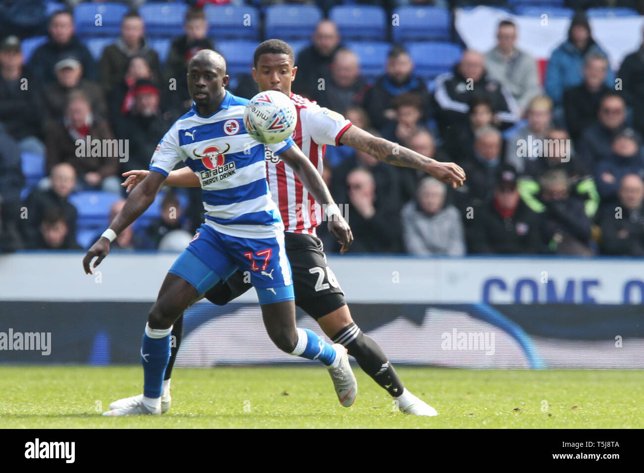 13. April 2019, Madejski Stadium, London, England; Sky Bet Meisterschaft, Lesen vs Brentford; Modou Barrow (17) der Lesung während des Spiels. Quelle: Matt O'Connor/News Bilder, Englische Fußball-Liga Bilder unterliegen DataCo Lizenz Stockfoto