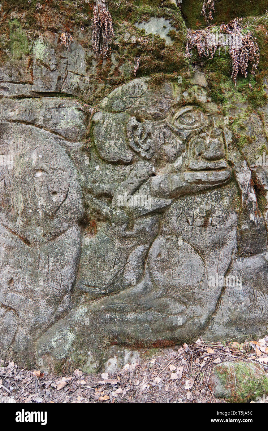 Reliefs in den Sandstein gehauen, Tschechische Republik Stockfoto