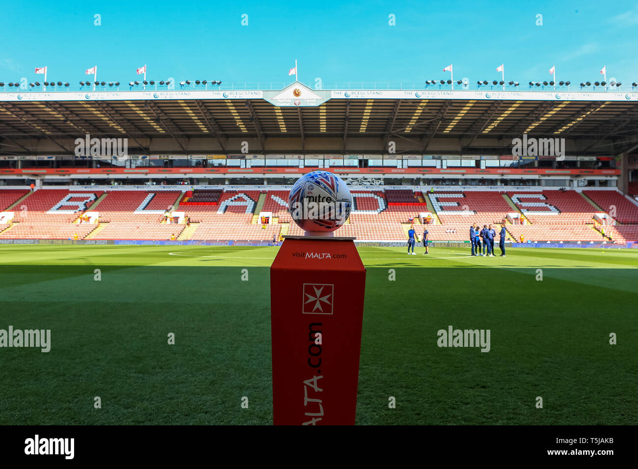 19 April 2019, Bramall Lane, Sheffield, England; Sky Bet Meisterschaft, Sheffield United vs Nottingham Forest; Bramall Lane in der Sonne, bereit für den Kick off Credit: Craig Milner/News Bilder der Englischen Football League Bilder unterliegen DataCo Lizenz Stockfoto