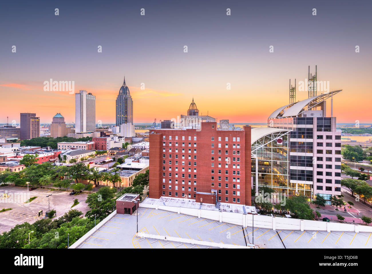 Mobile, Alabama, USA Downtown Skyline in der Dämmerung. Stockfoto