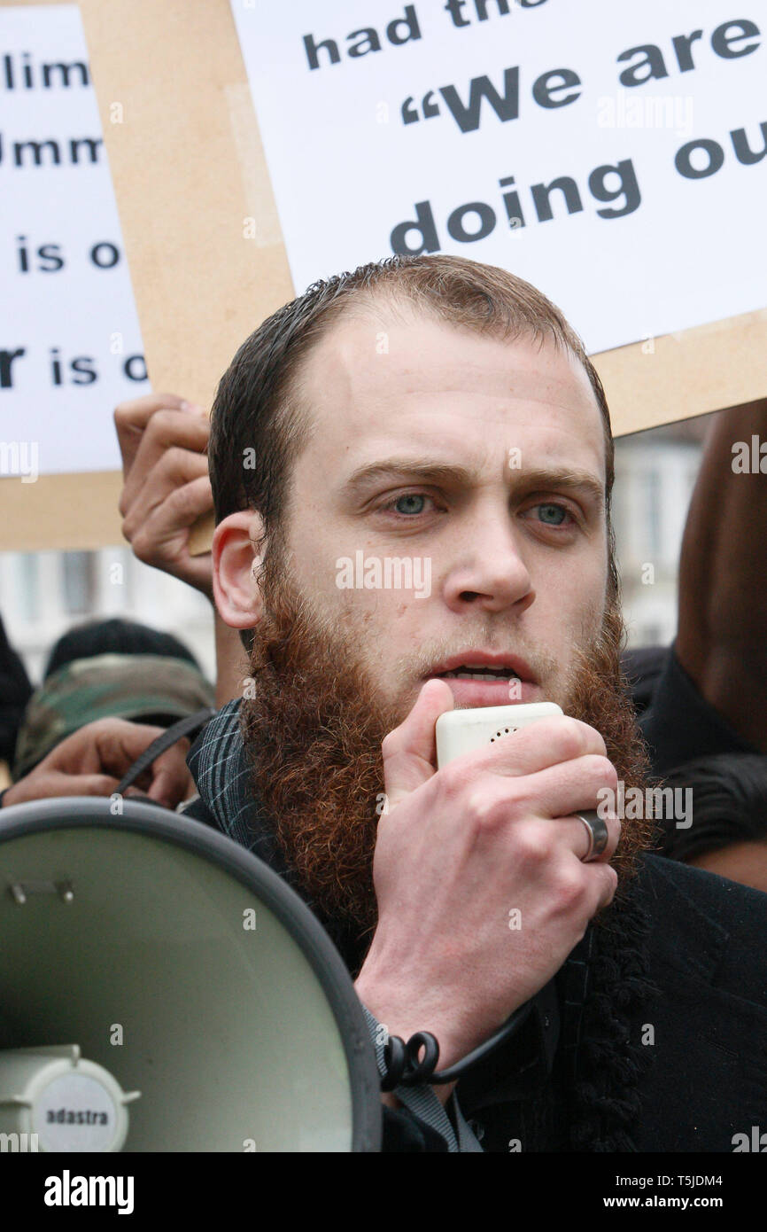 Richard Dart bei einer Demonstration gegen die 1.BATAILLON Royal Anglian Regiments homecoming Parade. Bellen London. 15. Juni 2010. Stockfoto