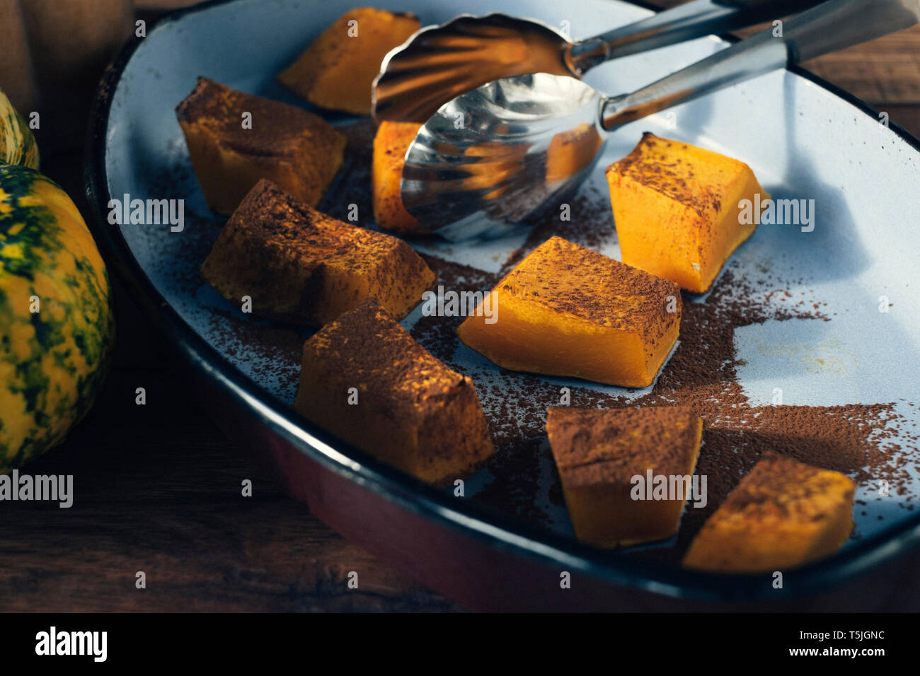 Gehackt Kürbis in einem souffle Speise Stockfoto
