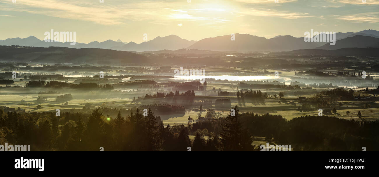 Deutschland, Blick über Auerberg Stockfoto