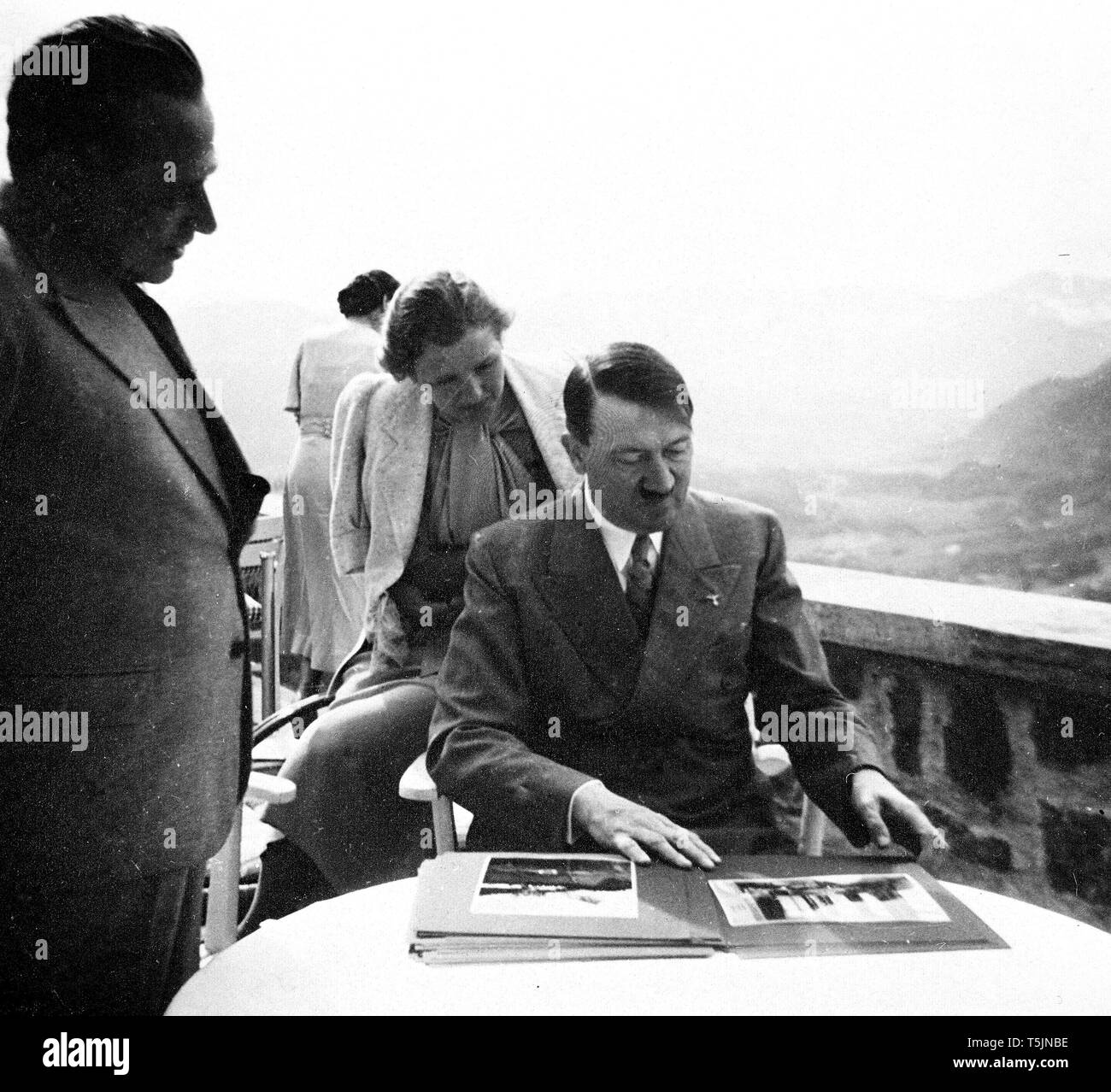 Eva Braun Collection (Album 3) - Candid photo der deutschen NS-Führer Adolf Hitler Ca. 1930s oder 1940s Stockfoto