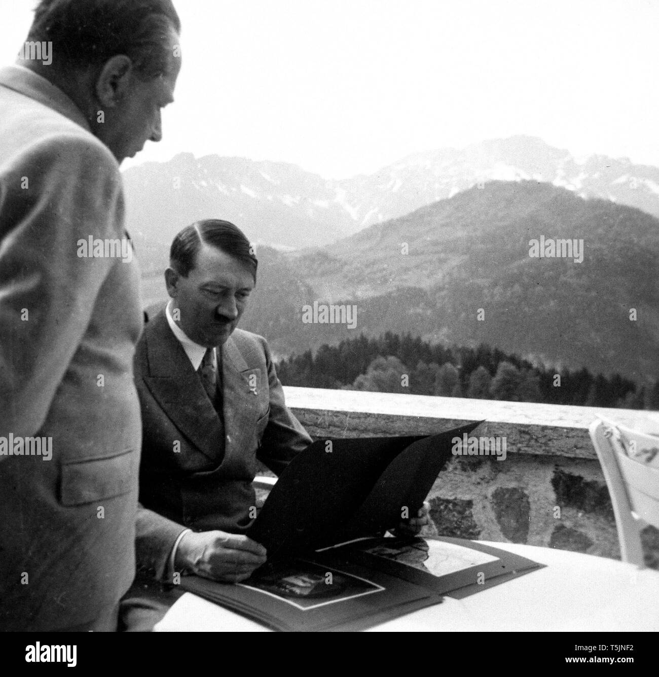 Eva Braun Collection (Album 3) - Candid photo der deutschen NS-Führer Adolf Hitler Ca. 1930s oder 1940s Stockfoto