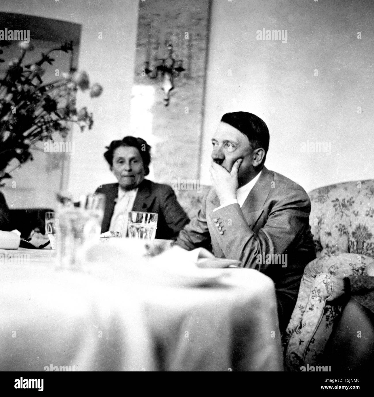 Eva Braun Sammlung (Sest) - Adolf Hitler tragen Anzug, nicht eine militärische Uniform Ca. 1930s oder 1940s Stockfoto