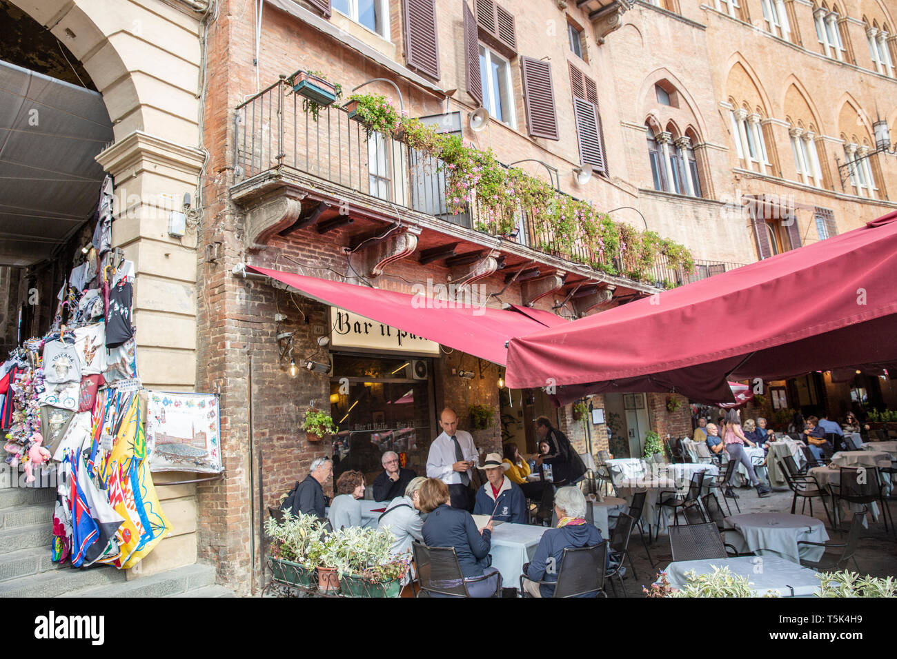 Siena Piazza Del Campo, historischen und Weltkulturerbe fächerförmigen Square im Stadtzentrum von Siena, Toskana, Italien, Europa Stockfoto