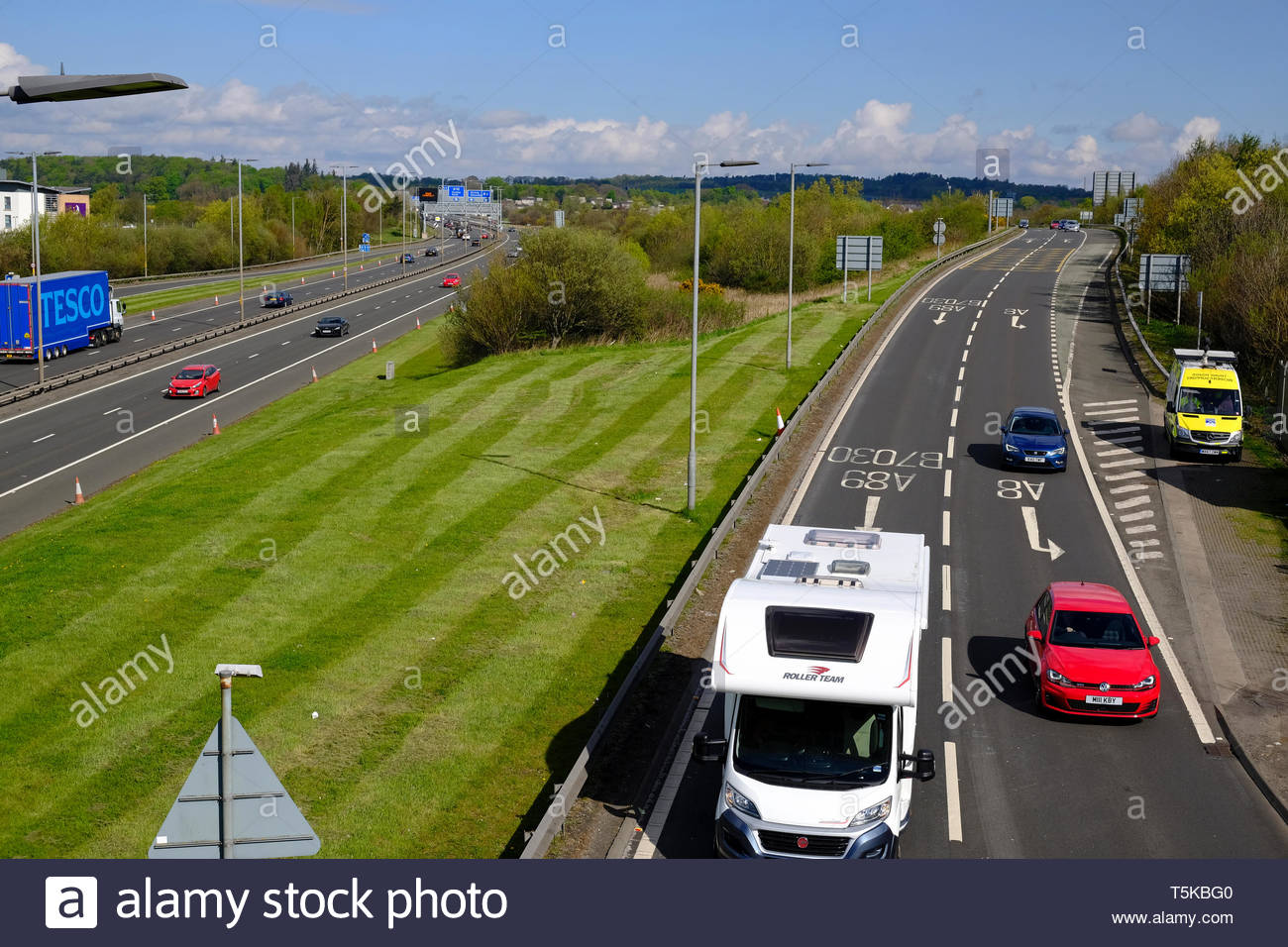 Autobahn M9 Ausfahrt 1 und Zufahrtsstraße, Ansicht von Newbridge Kreisverkehr Richtung Norden, ausserhalb von Edinburgh, Schottland Stockfoto