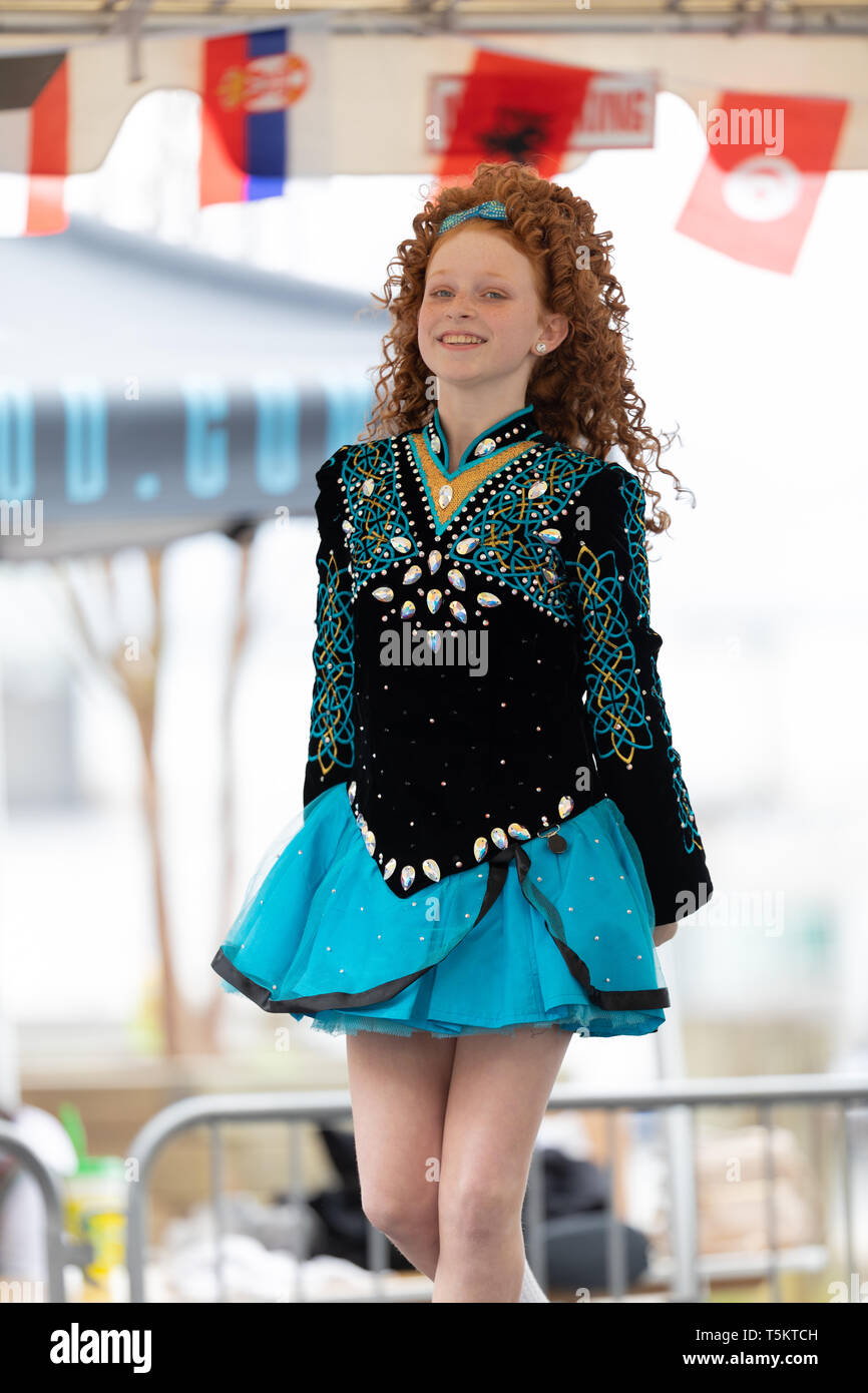Wilmington, North Carolina, USA, 6. April 2019: Die North Carolina Azalea Festival, Walsh Kelley Schule des Irischen Tanzes Mitglieder durchführen an den Azal Stockfoto