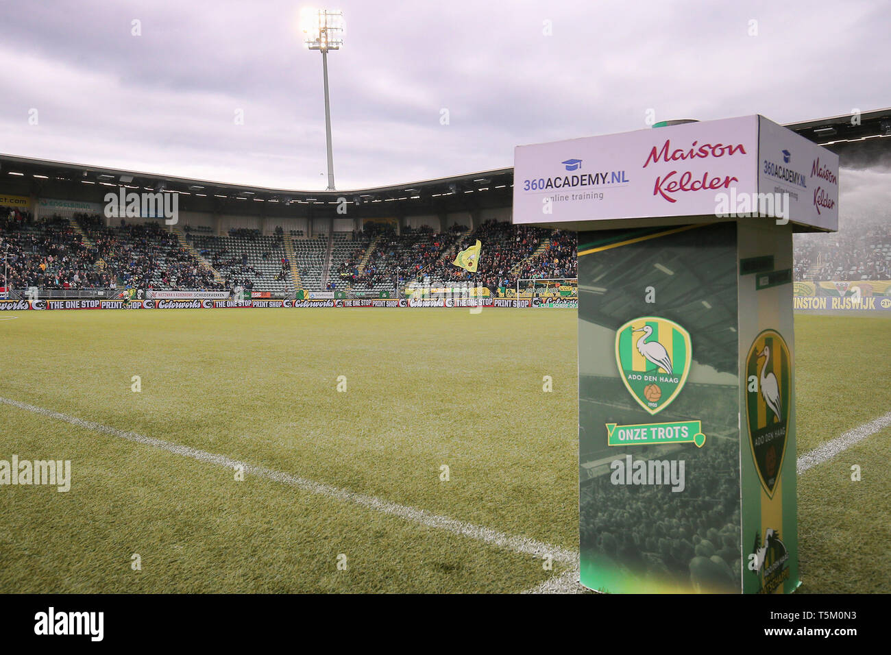 Den Haag - ADO - Excelsior, Fußball, Saison 2018/2019, Eredivisie, Autos Jeans Stadium, 24-04-2019, während dem Spiel ADO-Excelsior Stockfoto