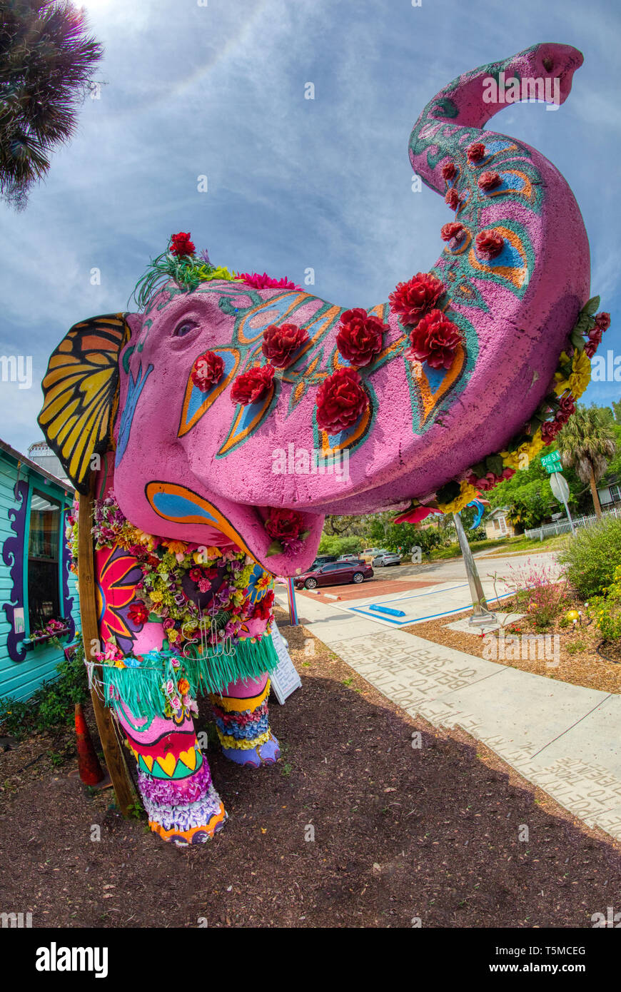 Bunte funky Safety Harbor Kunst und Musik Center oder SHAMC in Safety Harbor Florida Stockfoto