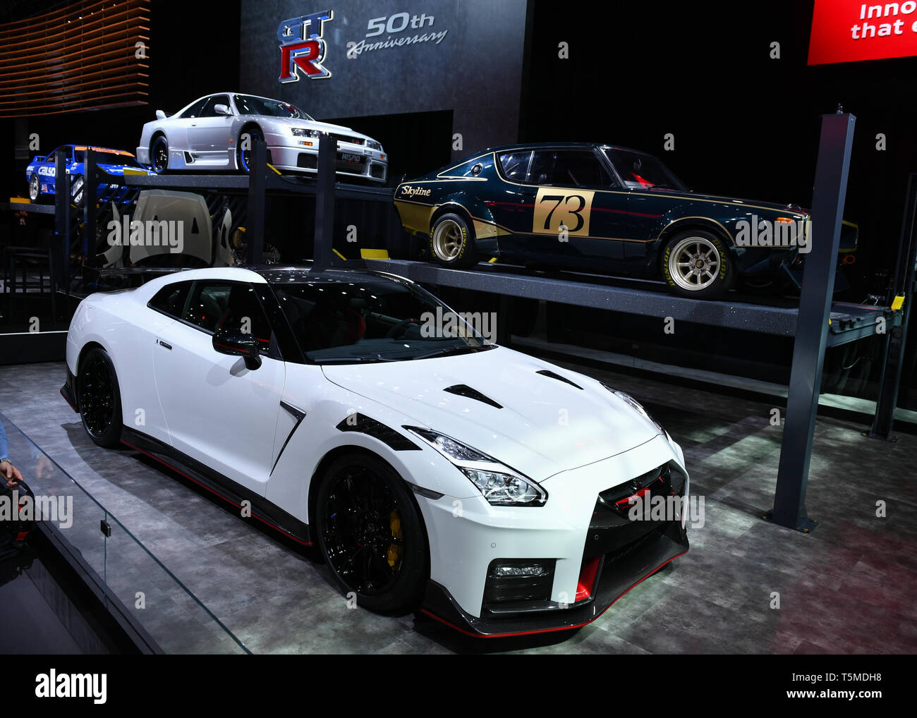 New York International Auto Show, Javits Center, USA - 17 Apr 2019 - 50 Jahre Nissan GT-R auf der New York International Auto Show am Stockfoto