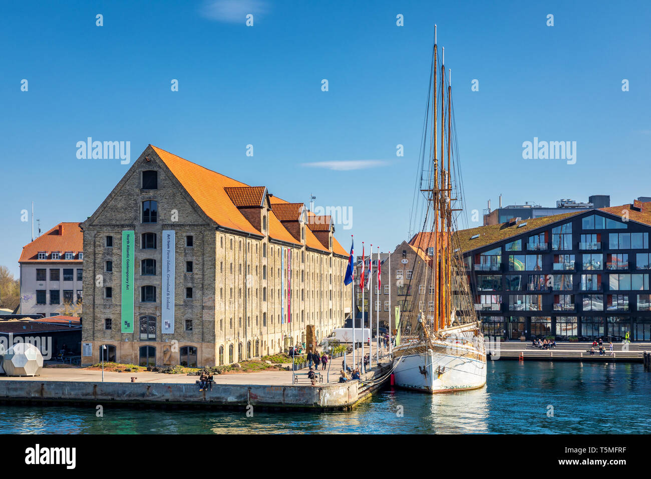 Alte hölzerne Segelschiff an der Waterfront Krøyers Plads, Kopenhagen, Kopenhagen, Dänemark Stockfoto