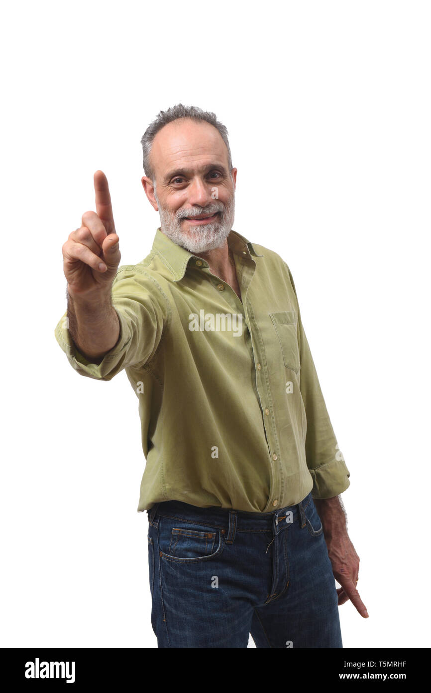 Älterer Mann mit dem Finger in der Form der Zahl Stockfoto