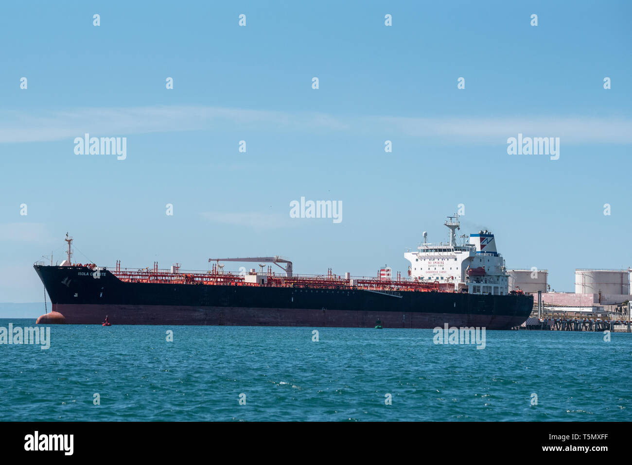 Tanker Schiff Isola Celeste angedockt in der Nähe von La Paz, Mexiko. Stockfoto