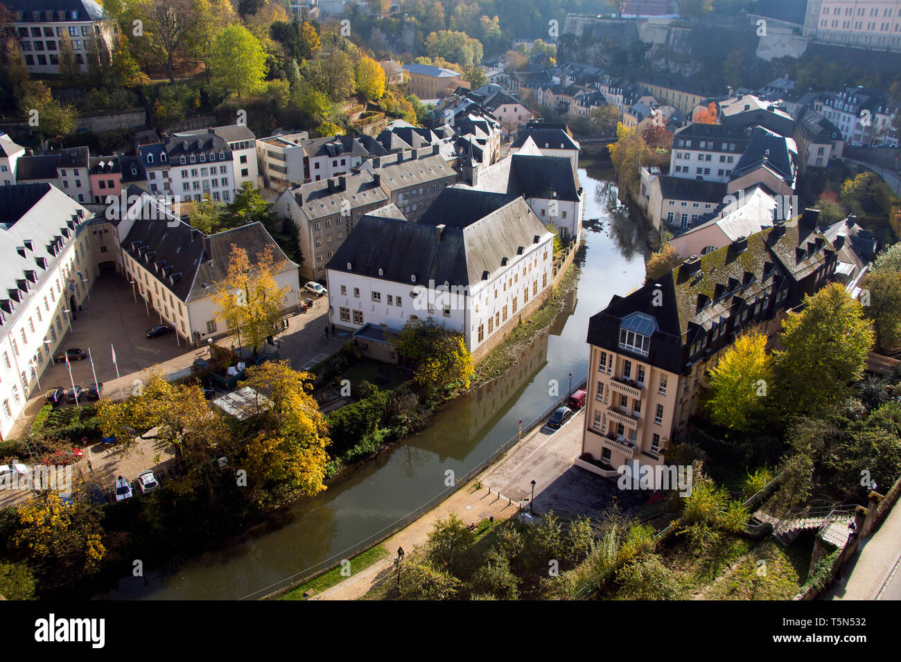 Herbst in Luxemburg. Water Street Stockfoto