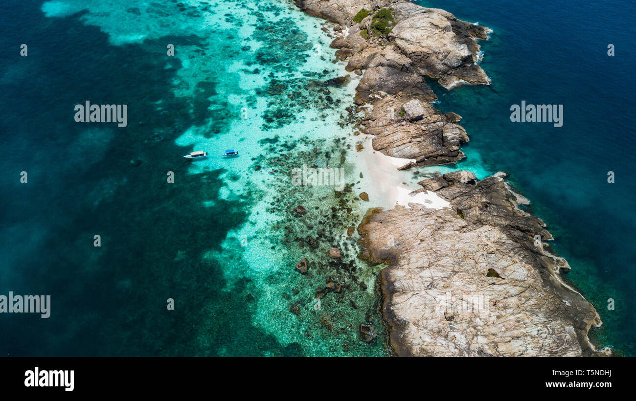 Paradiesische Insel in Malaysia. Pulau Redwitz Kemudi, schnorcheln Wasser Stockfoto