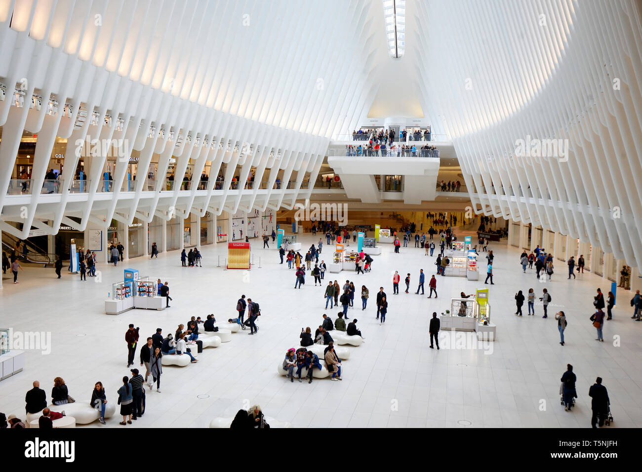Die Oculus Verkehrsknotenpunkt und Retail Outlet im World Trade Center, New York City Stockfoto