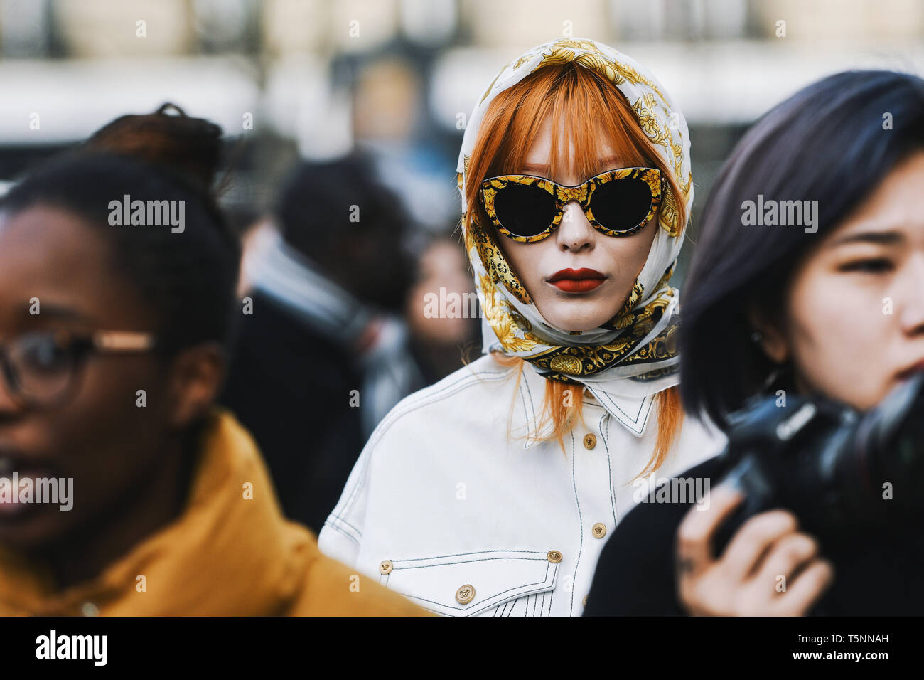 Paris, Frankreich, 02.März 2019: Street Style Outfit - nach einer Fashion Show in Paris Fashion Week - PFWFW 19. Stockfoto